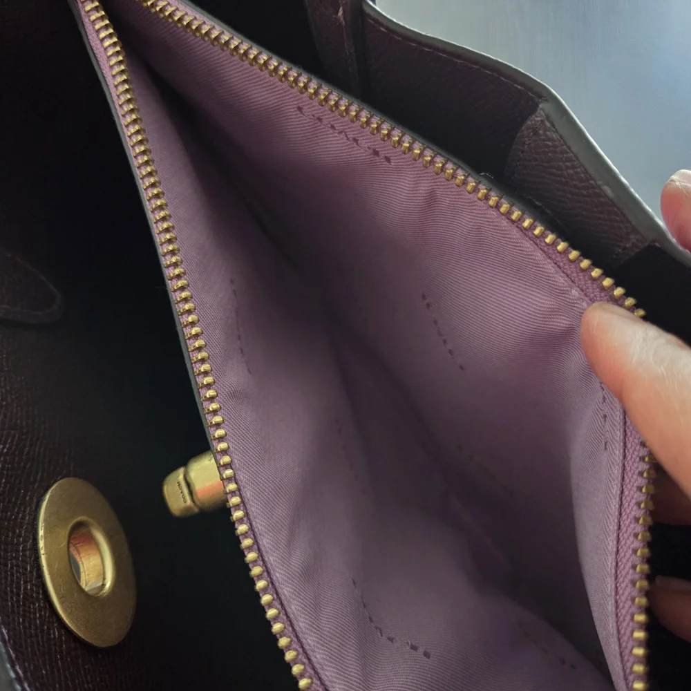 Coach Willow Tote 24 with Pebbled Leather in Deep Berry - Picture 5 of 10